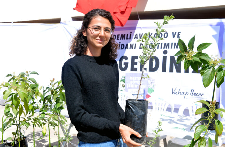 BÜYÜKŞEHİR, ADANALIOĞLU’NDA ÜRETİCİLERİN YOLLARINI YENİLİYOR