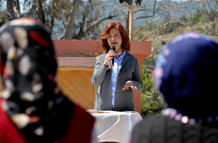 MERAL SEÇER, ÜRÜNLERİN PAZARLANMASI KONUSUNDA KOOPERATİF OLARAK KADINLARA DESTEK VERECEKLERİNİ SÖYLEDİ