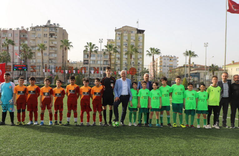 AKDENİZ BELEDİYESİ 23 NİSAN FUTBOL TURNUVASI ÇEKİŞMELİ GEÇEN MAÇLARLA DEVAM EDİYOR