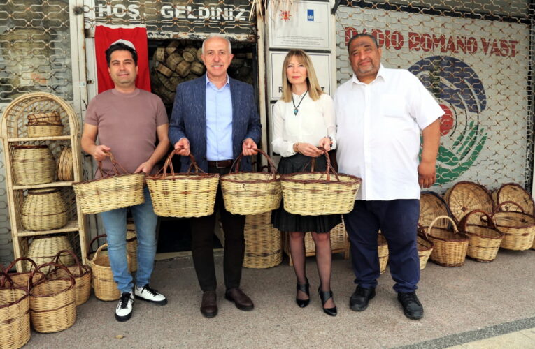 “8 Nisan, Cumhurbaşkanımızın genelgesi ile ülkemizde Romanlar Günü ilan edildi”