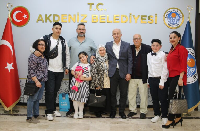 Renklidağ; “Bugünleri bizlere armağan eden büyüklerimizi unutmayalım”