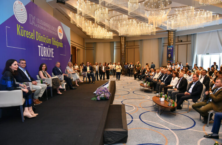 “MERSİN’İN, SADECE TÜRKİYE’DE DEĞİL DÜNYADA ÖNEMİ HER GEÇEN GÜN ARTAN BİR KENT HÜVİYETİNDE OLACAĞINI DÜŞÜNÜYORUM”