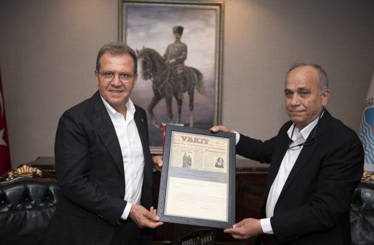 CUMHURİYET KADINI ZEKİYE HALİL OLGAÇAY’IN CUMHURİYET HALK FIRKASI’NA KABUL YAZISININ ORİJİNALİ BAŞKAN SEÇER’E TAKDİM EDİLDİ