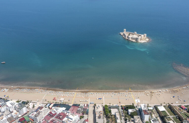 BÜYÜKŞEHİR’İN PLAJLARINDA MAVİ BAYRAK SAYISI 5’E YÜKSELDİ