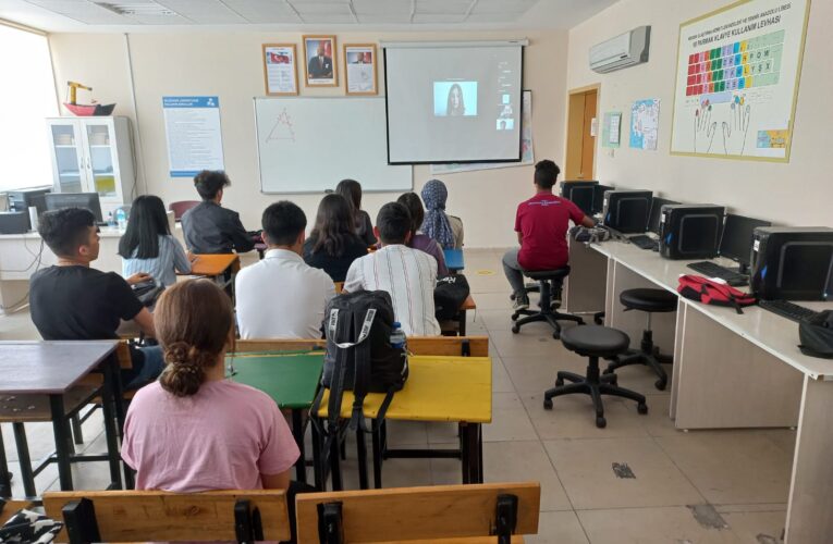 KARİYER MERKEZİ’DEN ‘METAVERSE DÜNYASINDA KARİYER’ KONULU ONLİNE ETKİNLİK