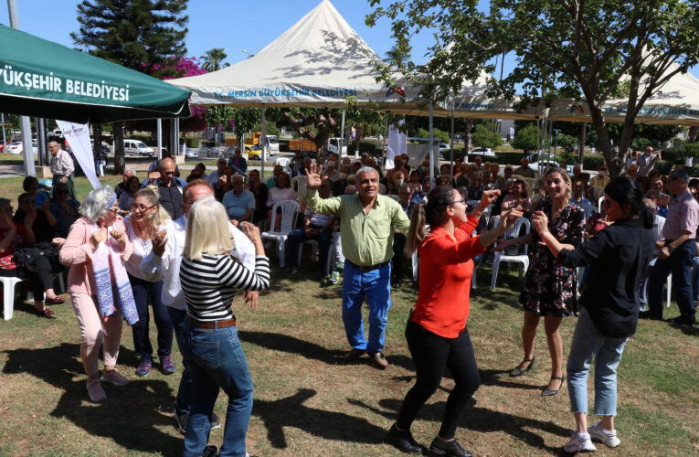 MERSİN BÜYÜKŞEHİR’İN EMEKLİ EVİ’NDE ANNELER GÜNÜ SEVİNCİ YAŞANDI