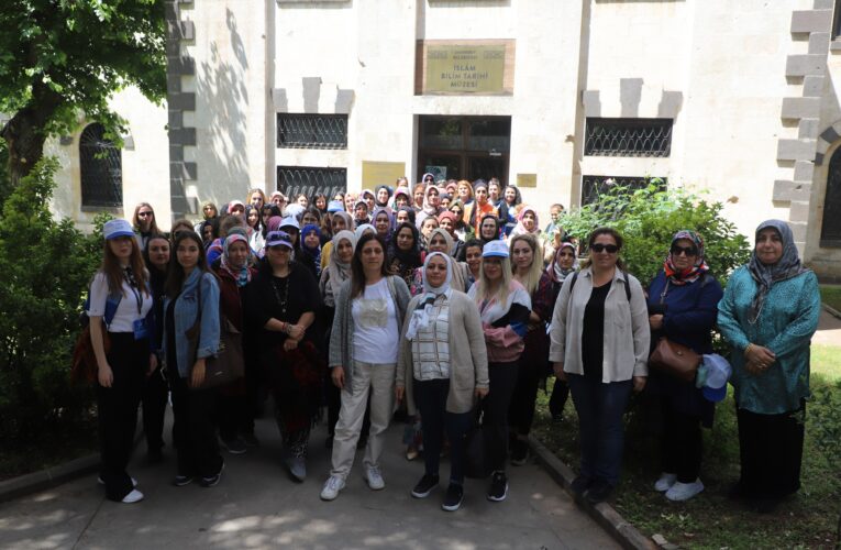 AKDENİZ BELEDİYESİ’NDEN KADINLARA ‘ANNELER GÜNÜ’ HEDİYESİ