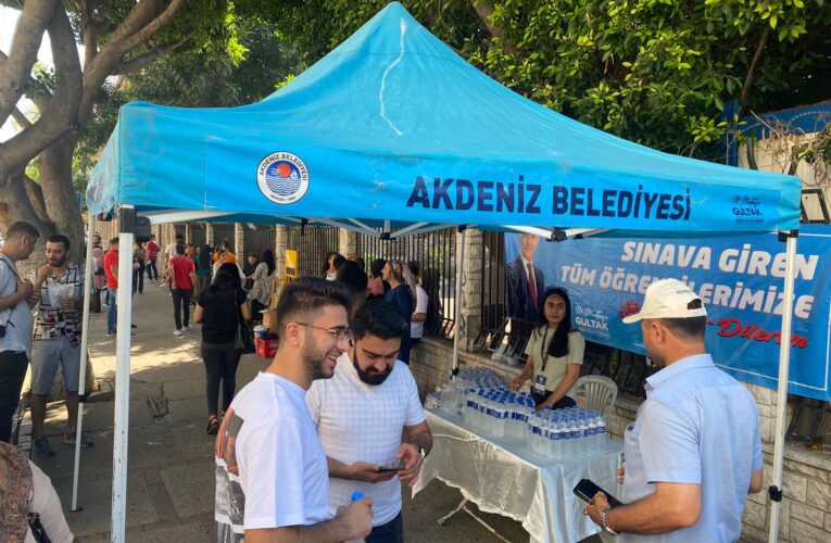 AKDENİZ BELEDİYESİ, GENÇLER VE AİLELERİNİN YKS HEYECANINI PAYLAŞTI