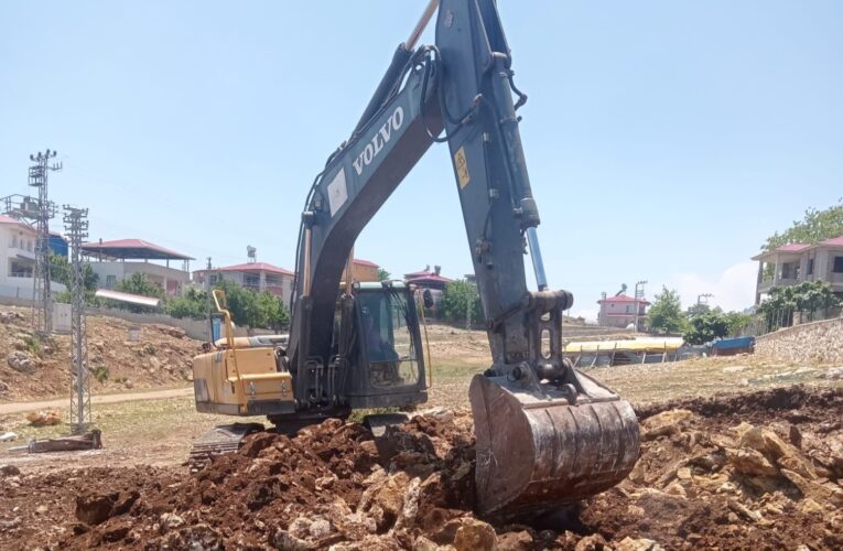 TOROSLAR’DA YOL ÇALIŞMALARI SÜRÜYOR