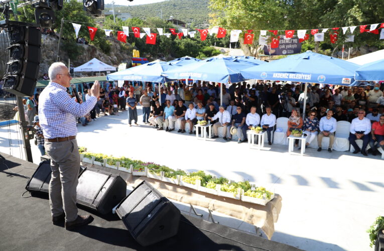 ESENLİ ÜZÜM ŞENLİĞİ’NE VATANDAŞLAR AKIN ETTİ