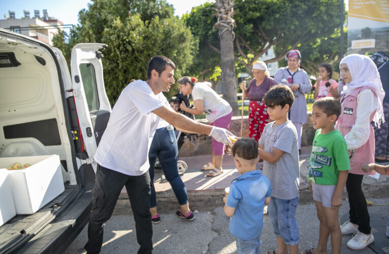 “VAHAP AMCA’YLA TATLI GÜNLER” ARACI ÇOCUKLARI MUTLU EDİYOR