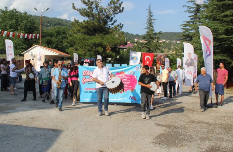 BÜYÜKŞEHİR BELEDİYESİ, COŞKU VE EĞLENCEYİ HER NOKTAYA TAŞIYOR