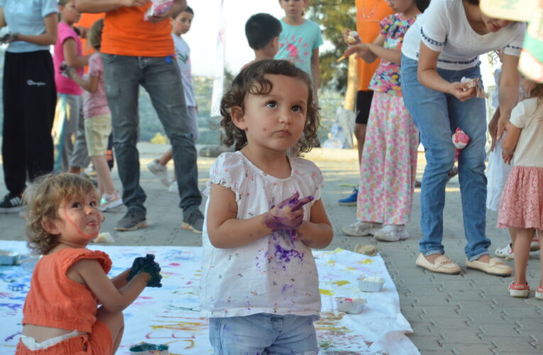 TARSUS KIZILÇUKUR MAHALLESİ, BÜYÜKŞEHİR’İN DÜZENLEDİĞİ PROGRAMLA ŞENLENDİ