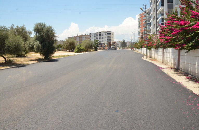 BÜYÜKŞEHİR, SORUN OLUŞTURAN YOLLARI SARI ÇİZGİLERE KAVUŞTURMAYA DEVAM EDİYOR