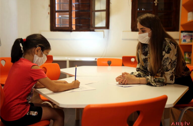 AKDENİZ BELEDİYESİ ETÜT MERKEZİ, TERCİH YAPACAK GENÇLERİN YANINDA!