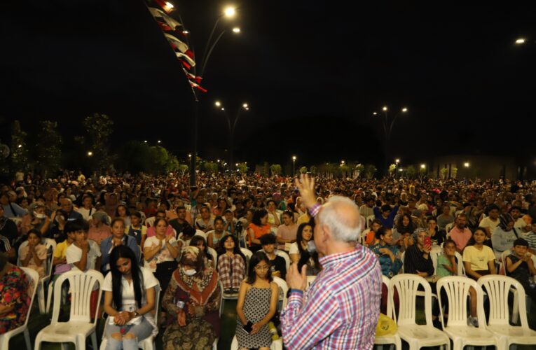 Başkan Gültak da vatandaşlarla birlikte, yoğun ilgi gören filmin gösterimine katıldı
