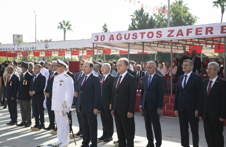 SEÇER: “30 AĞUSTOS, BUGÜNKÜ BAĞIMSIZ VE DEMOKRATİK TÜRKİYE’NİN İLK KİLOMETRE TAŞLARININ DA DÖŞENDİĞİ BİR GÜNDÜR”