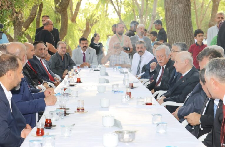 “Başkan Yılmaz, Malazgirt Zaferi’nin 951. Yıl Dönümü Kutlamalarına Katıldı”