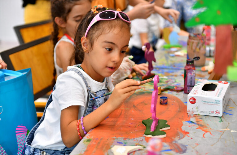 ÇOCUKLAR 30 AĞUSTOS’U ‘ZAFER RÜZGARI’ YAPARAK KUTLADILAR