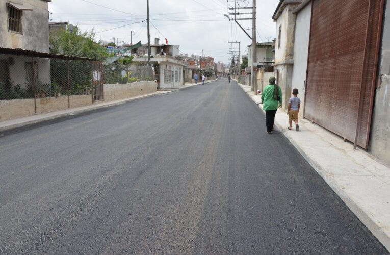 İÇME SUYU HATLARI YENİLENEN TARSUS KALEBURCU CADDESİ, BÜYÜKŞEHİR EKİPLERİNCE ASFALTLANDI