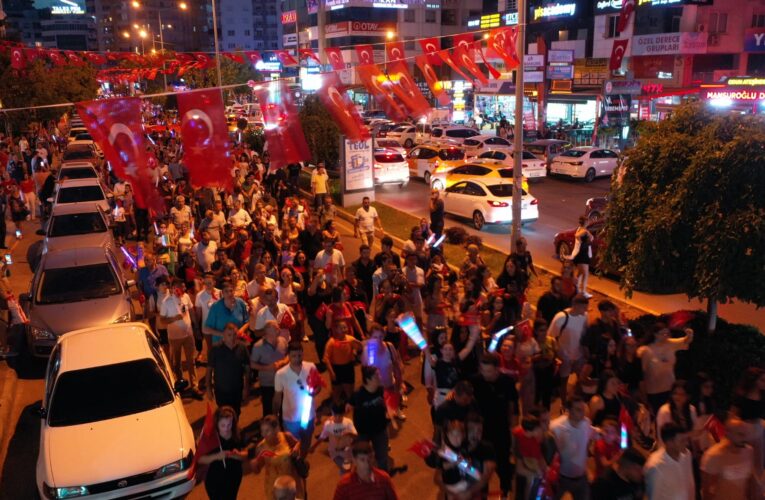 Yenişehir sokaklarında zafer coşkusu