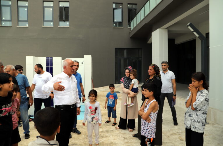 AKDENİZLİ ÇOCUKLARIN HAVUZ KEYFİ