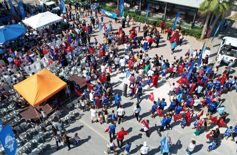 HER YAŞTAN BİNLERCE İNSAN FESTİVAL ALANINA AKIN EDİYOR