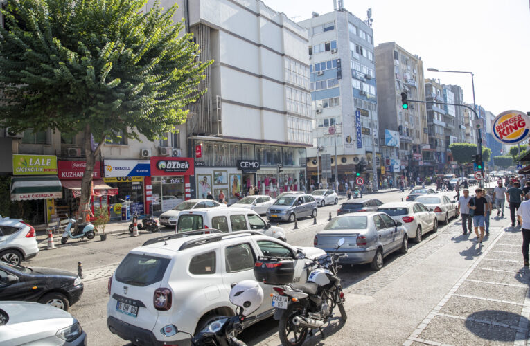 TREN GARI-HASTANE CADDESİ KAVŞAĞI ARASI YOL TRAFİĞE KAPANIYOR