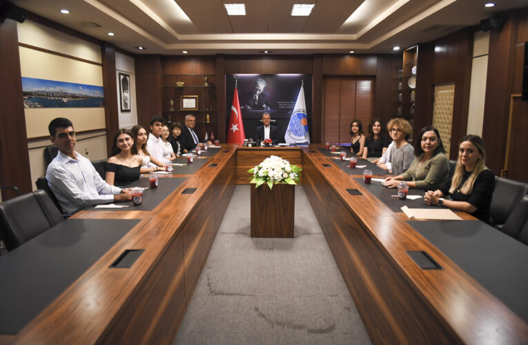 OBERHAUSEN’DAN DÖNEN GENÇLERDEN BAŞKAN SEÇER’E ZİYARET