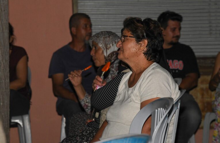 Yenişehirliler nostalji açık hava sinemasının keyfini çıkardı