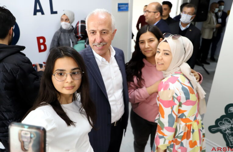 AKDENİZ BELEDİYESİ’NİN  ÜNİVERSİTE ÖĞRENCİLERİNE ÖĞRENİM DESTEĞİ İÇİN BAŞVURULAR BAŞLADI