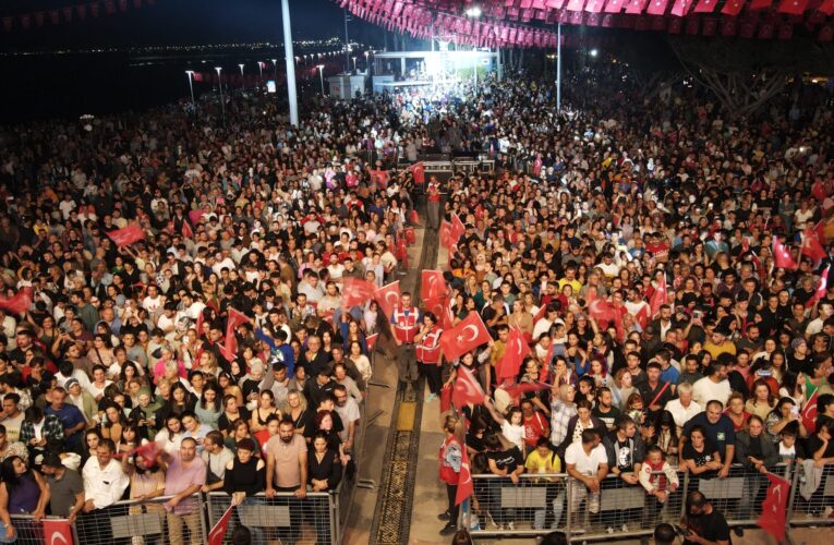 Cumhuriyet Bayramı Yenişehir’de  Volkan Konak konseriyle kutlandı