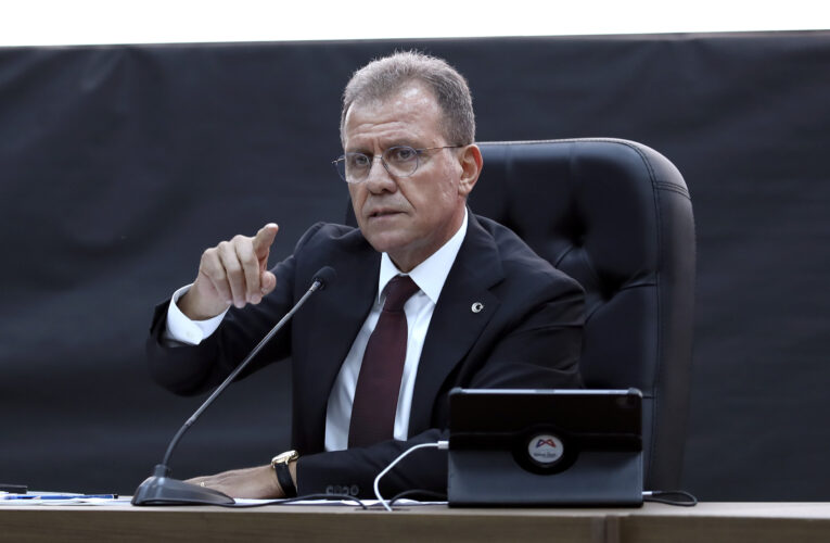 SEÇER: “MERSİN BÜYÜKŞEHİR BELEDİYESİ’NİN İTİBARINA BİR ŞEY GELİRSE MERSİN’E GELİR. BEN ONUN İÇİN SAYGINLIĞINI KORUMAYA ÇALIŞIYORUM”
