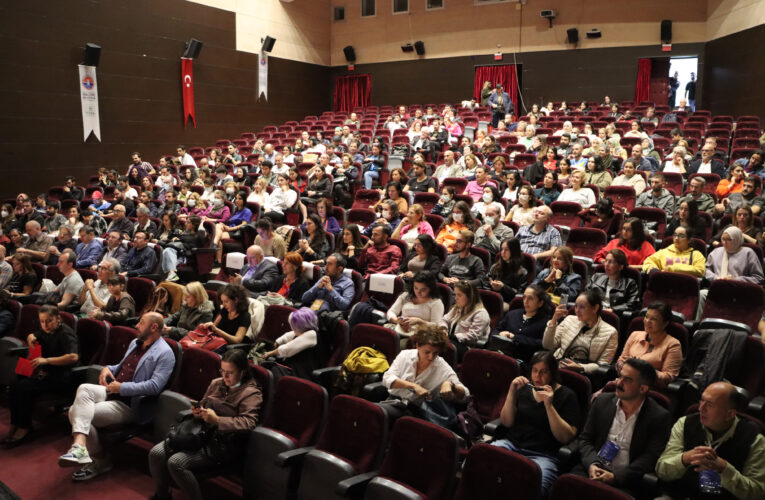 ŞEHİR TİYATROSU SANATÇISI USTAOĞLU ‘EN İYİ GENÇ YETENEK ÖDÜLÜ’NÜ ALDI