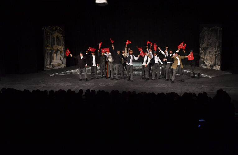 SEZONUN İLK OYUNUNU BAŞKAN SEÇER DE İZLEDİ