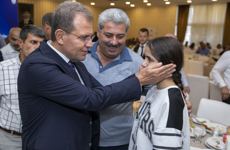 BAŞKAN SEÇER, ‘MUHTARLAR GÜNÜ’ DOLAYISIYLA TARSUS VE ÇAMLIYAYLA MUHTARLARIYLA BİR ARAYA GELDİ