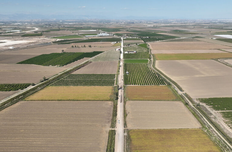 TARSUS’UN BİRÇOK NOKTASINDA AYNI ANDA BÜYÜKŞEHİR’DEN YOL YAPIM ÇALIŞMASI