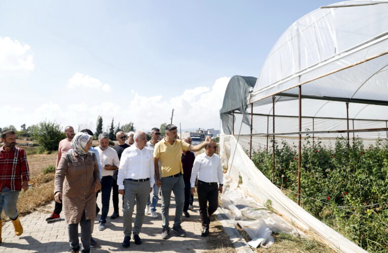 Belediye ekipleri, çatısı uçan evlerde tadilat gerçekleştirdi