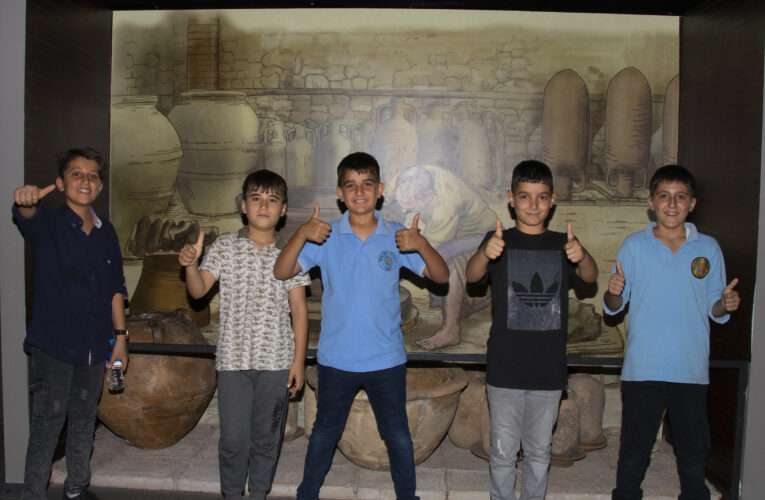 ‘MİNİKBÜS’ PROJESİYLE ÖĞRENCİLER GEZİYOR, GÖRÜYOR, BİLGİLENİYOR