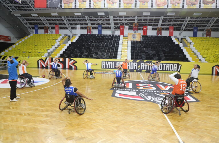 Akdenizli tekerlekli sandalye basketbol takımı sporcularının 2’nci ligdeki ilk maçı Amedspor ile