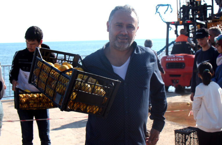 NARENCİYE FESTİVALİ MERSİNLİLERİ MUTLU ETTİ