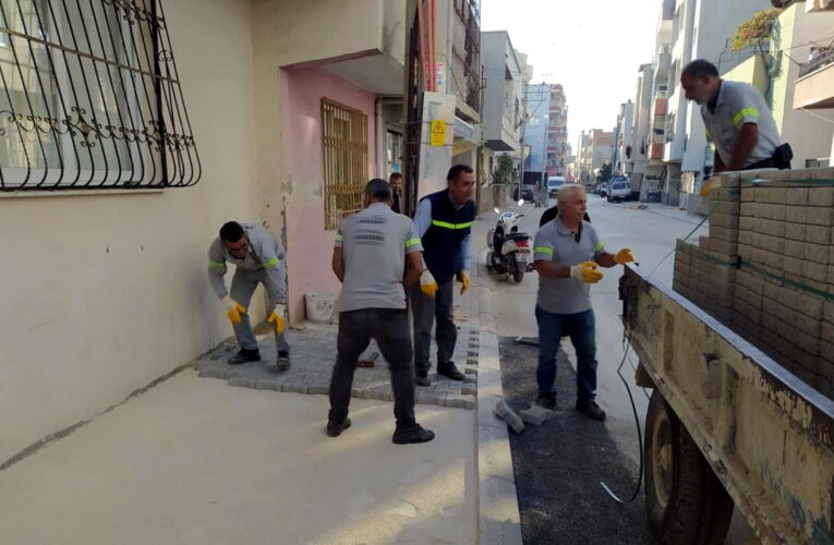 AKDENİZ’İN BAHÇE YOLLARINDA SOĞUK ASFALT ÇALIŞMALARI HIZ KAZANDI