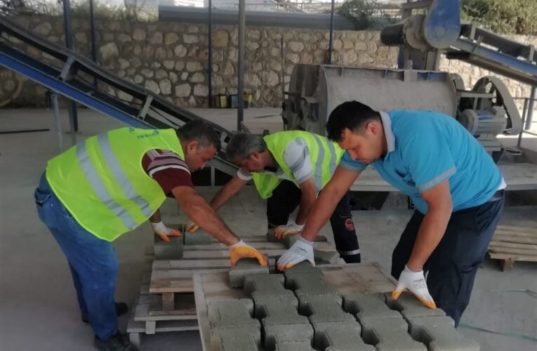 TOROSLAR BELEDİYESİ ÜRETİYOR, YOLLAR YENİLENİYOR