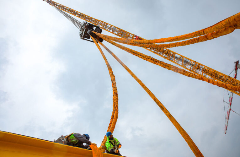 AKKUYU NGS’NİN 1’İNCİ ÜNİTESİNE AİT TÜRBİN BİNASINDA İLK KÖPRÜLÜ VİNCİN MONTAJINA BAŞLANDI