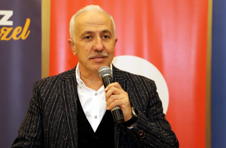 Anneler ve çocuklarına hediyeleri takdim edildi