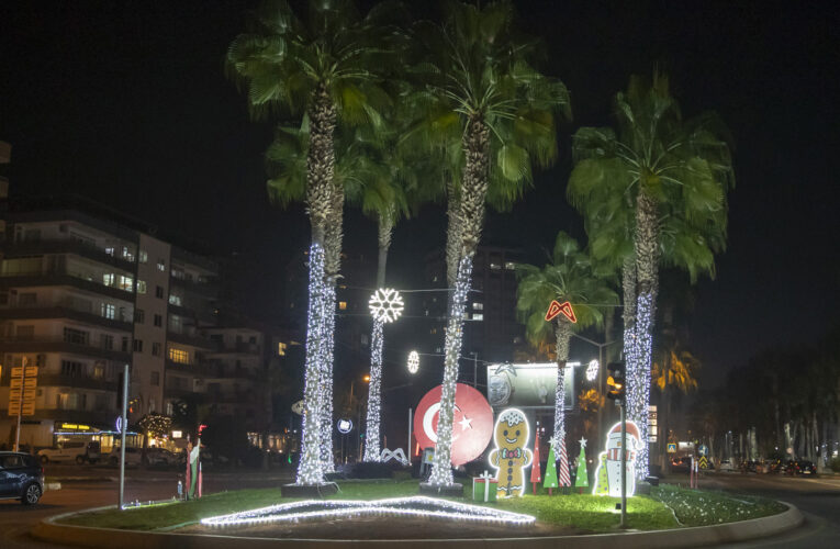 MERSİN YENİ YILA IŞIL IŞIL GİRİYOR