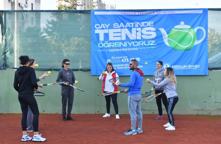 Yenişehirli kadınlar çay saatinde tenis öğreniyor