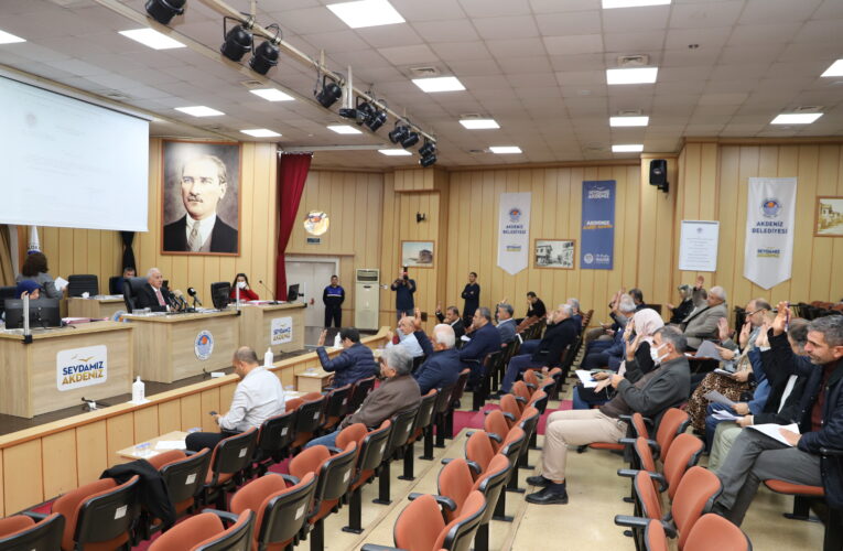 BAŞKAN GÜLTAK; ASFALT, YOL VE KALDIRIM RAKAMLARINI MECLİS ÜYELERİ İLE PAYLAŞTI