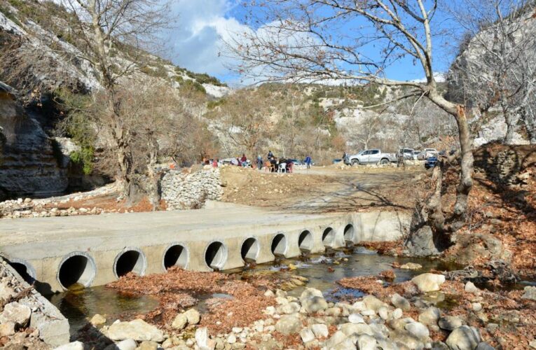 İki mahalleyi birbirine bağlayan Debuşe (Büzlü Kasis) ulaşıma açıldı
