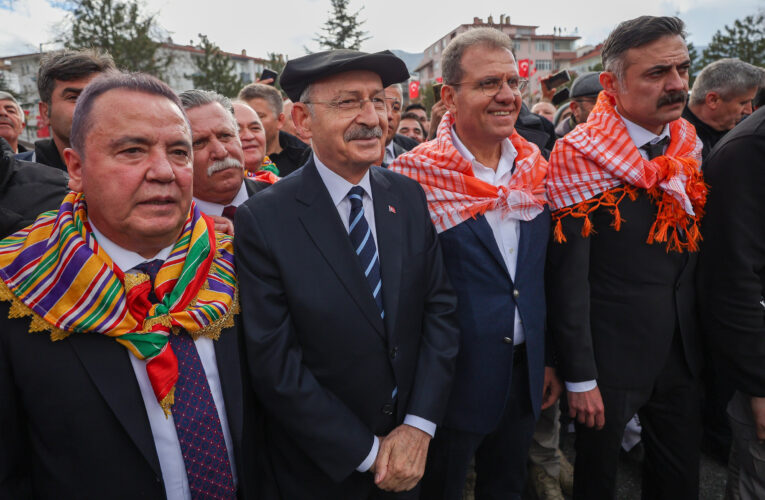 BAŞKAN SEÇER ‘BÜYÜK YÖRÜK TÜRKMEN BULUŞMASI’NA KATILDI